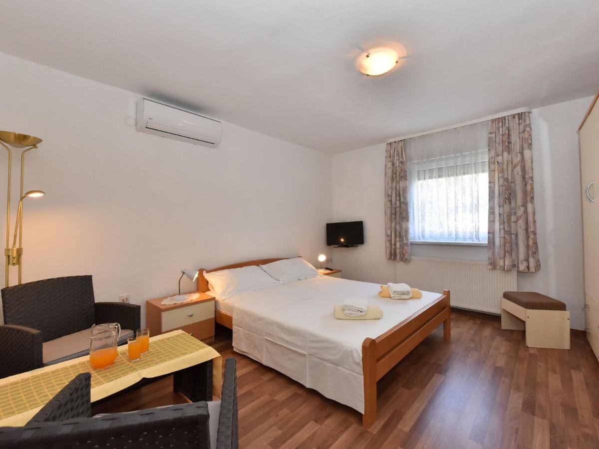 Traditional Apartment In Zadar With Garden Екстер'єр фото